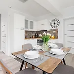 Stara Polana & By Renters Prestige شقة *